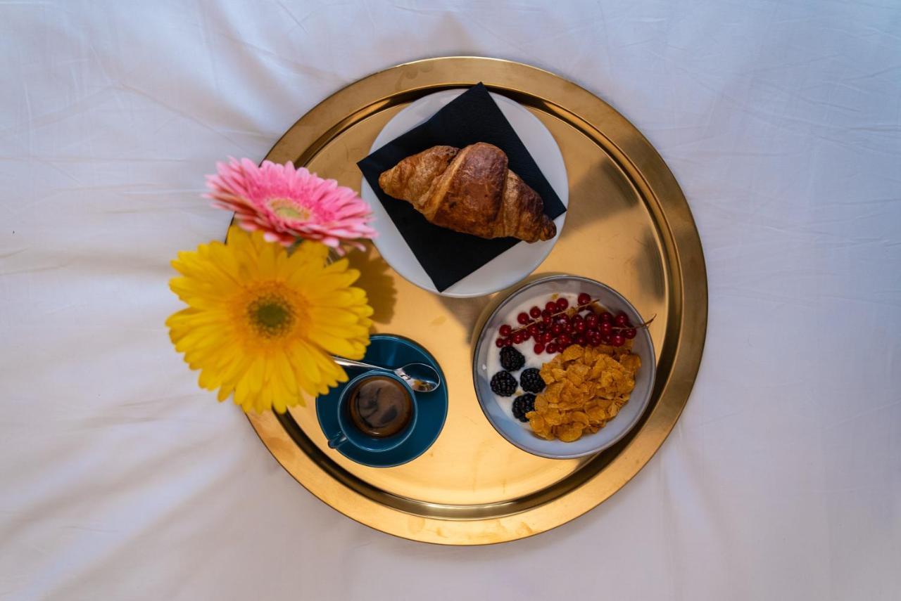 Hart Boutique Hotel เนเปิลส์ ภายนอก รูปภาพ