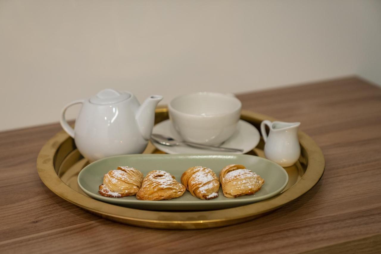 Hart Boutique Hotel เนเปิลส์ ภายนอก รูปภาพ