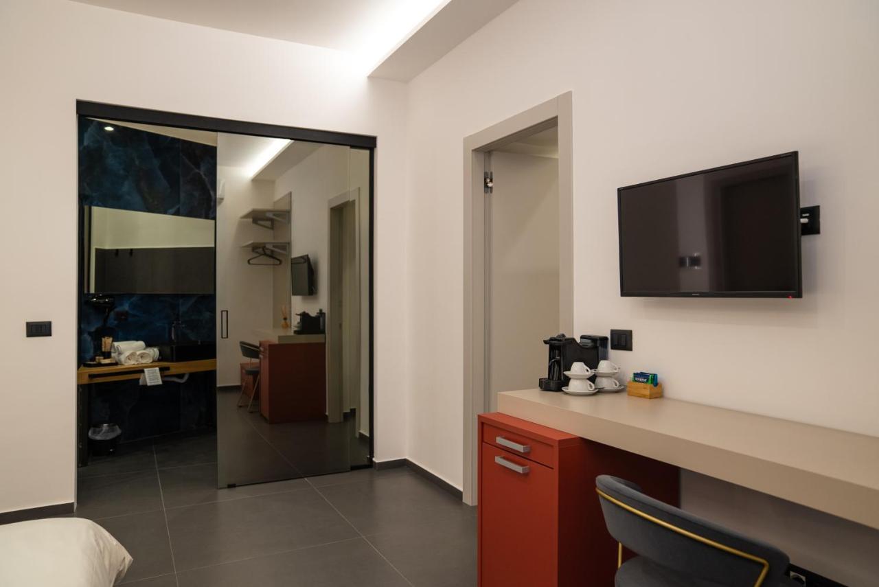 Hart Boutique Hotel เนเปิลส์ ภายนอก รูปภาพ