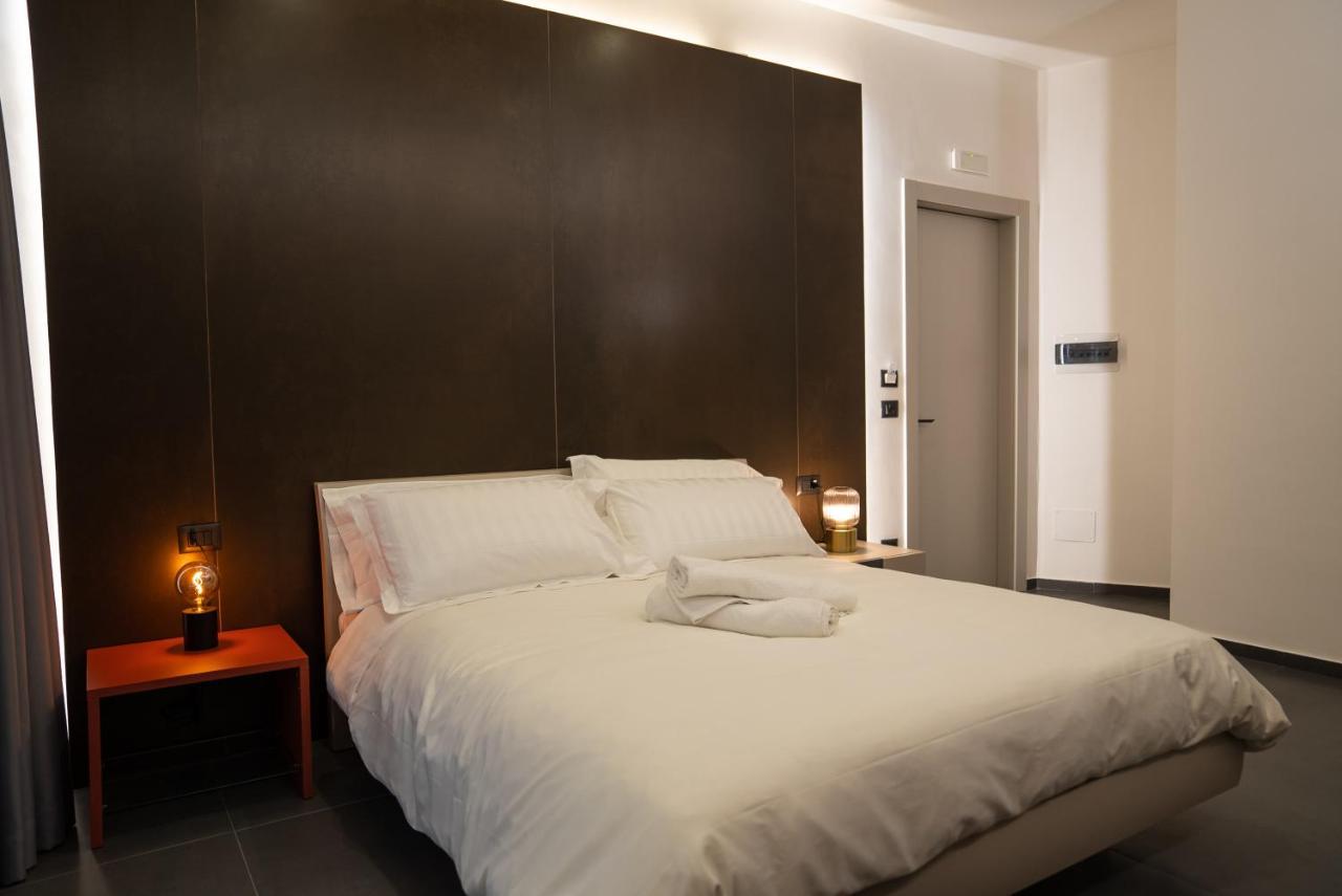 Hart Boutique Hotel เนเปิลส์ ภายนอก รูปภาพ