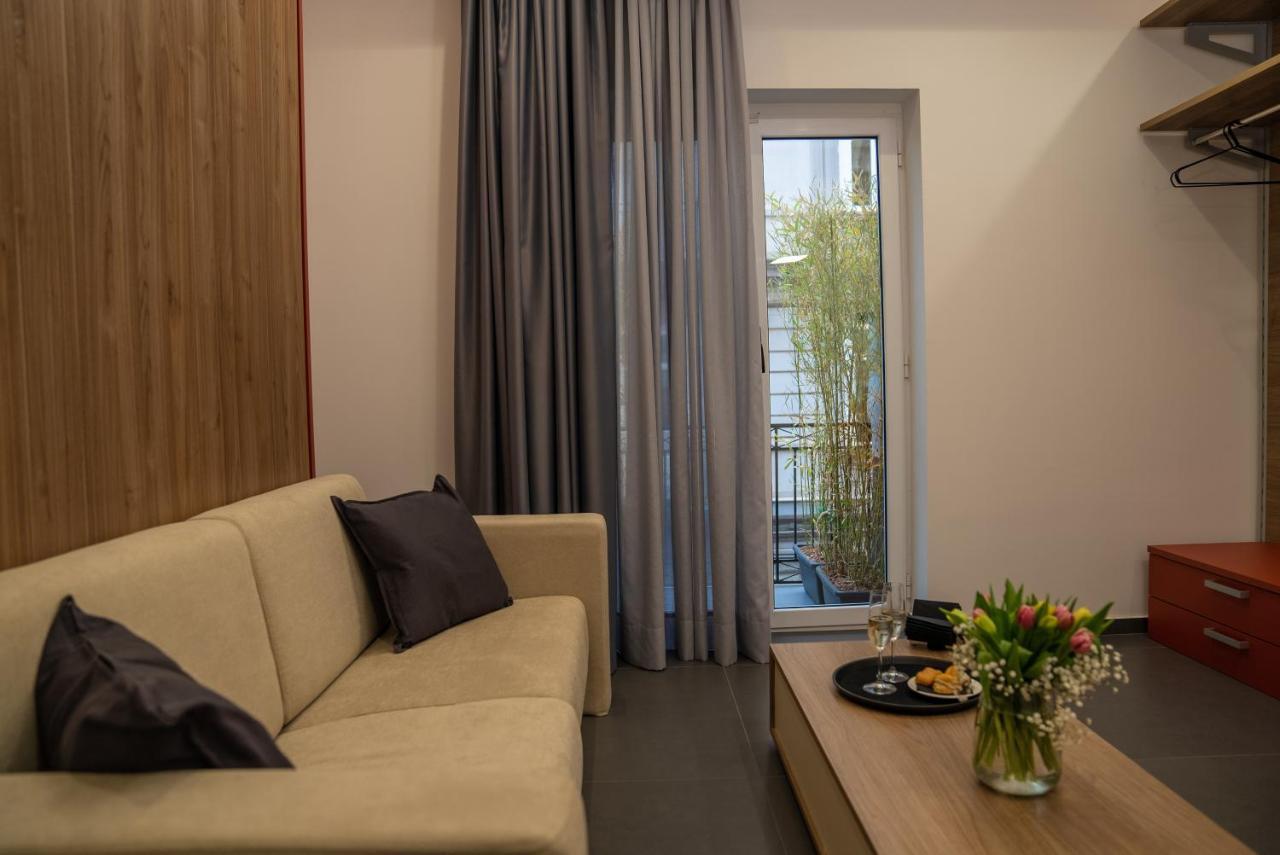 Hart Boutique Hotel เนเปิลส์ ภายนอก รูปภาพ