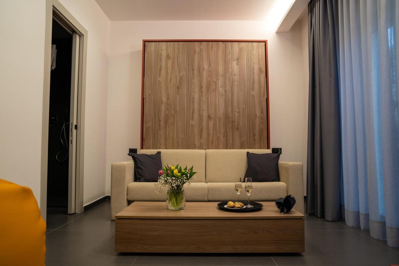 Hart Boutique Hotel เนเปิลส์ ภายนอก รูปภาพ