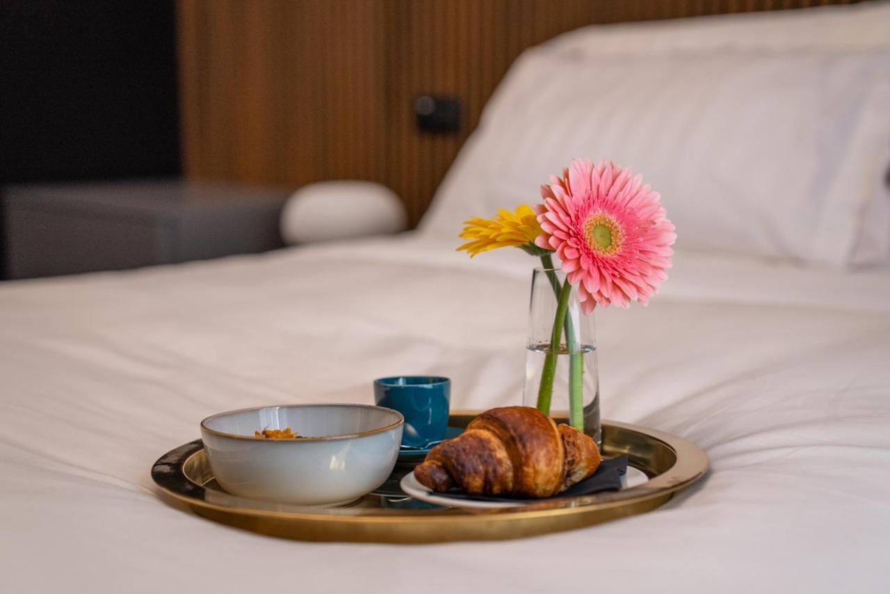 Hart Boutique Hotel เนเปิลส์ ภายนอก รูปภาพ